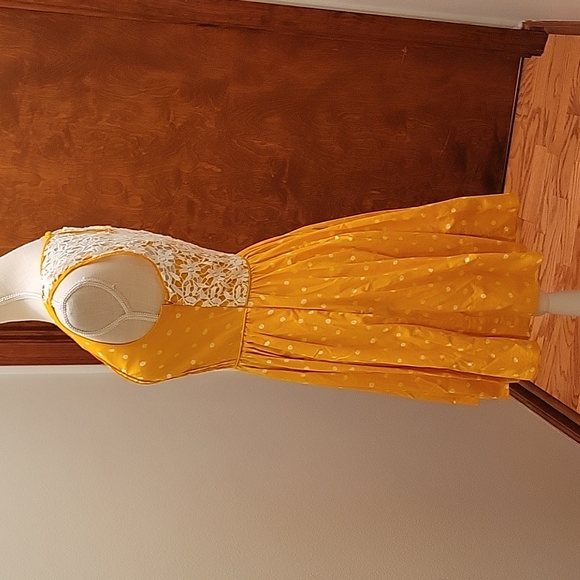 Moulinette Soeurs Anthropologie Melora Yellow Polka Dot Dress in size 2 - Picture 10 of 16